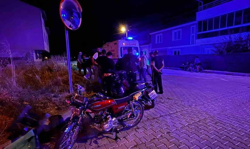 Tavşanlı'da kavşakta ardı ardına iki kaza: 3 yaralı