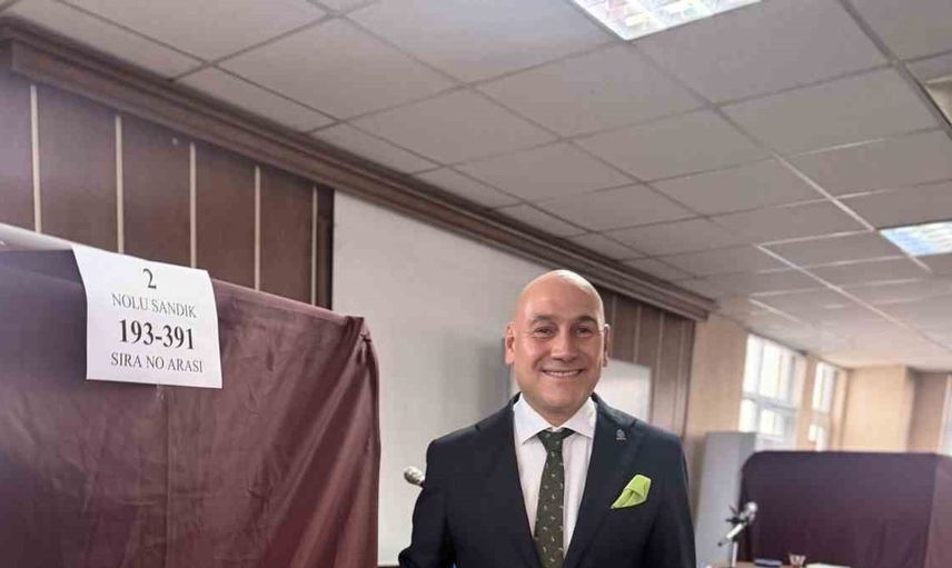 Akhisar Ticaret Borsası’nda Alper Alhat yeniden başkan seçildi