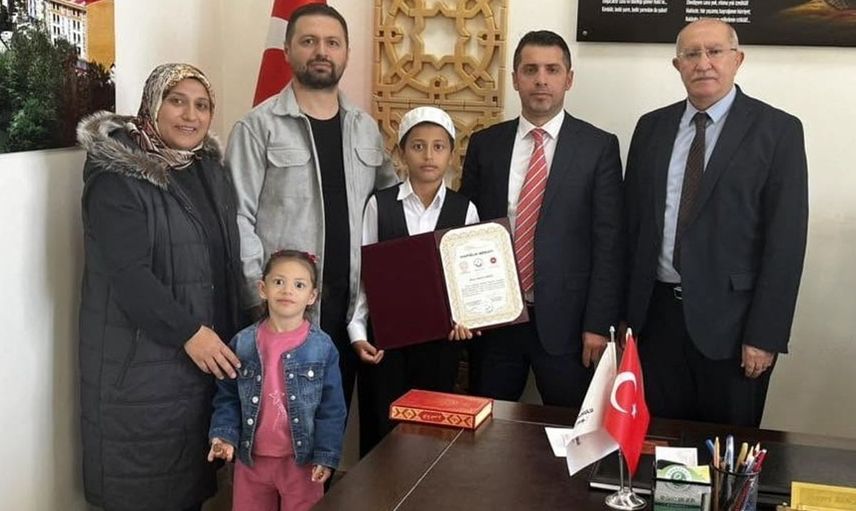 Bayburt'ta hafızlık eğitimi başarıyla devam ediyor: 154. mezun Mahir Gümüş