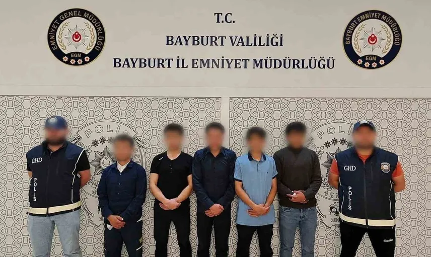 Bayburt'ta düzensiz göçmen operasyonu: 5 kişi yakalandı