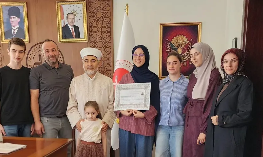 İsviçreli Annachiara Ferrara, Eskişehir'de İslam'ı kabul etti