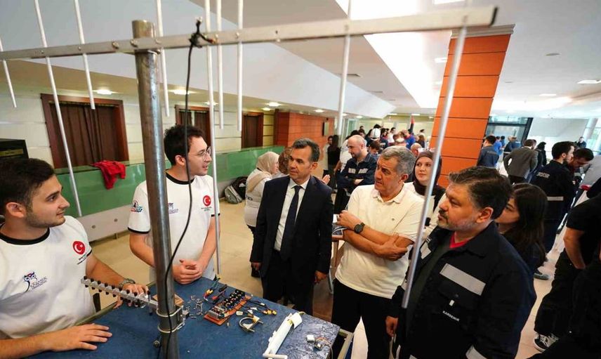 Karabük Üniversitesi öğrencileri geleceğin mühendislik vizyonunu KARDEMİR'de deneyimledi