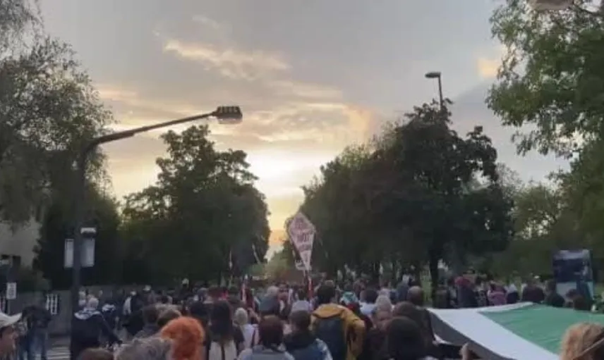 Slovenya’da büyükelçilik protestosu: Binlerce kişi sokaklara döküldü