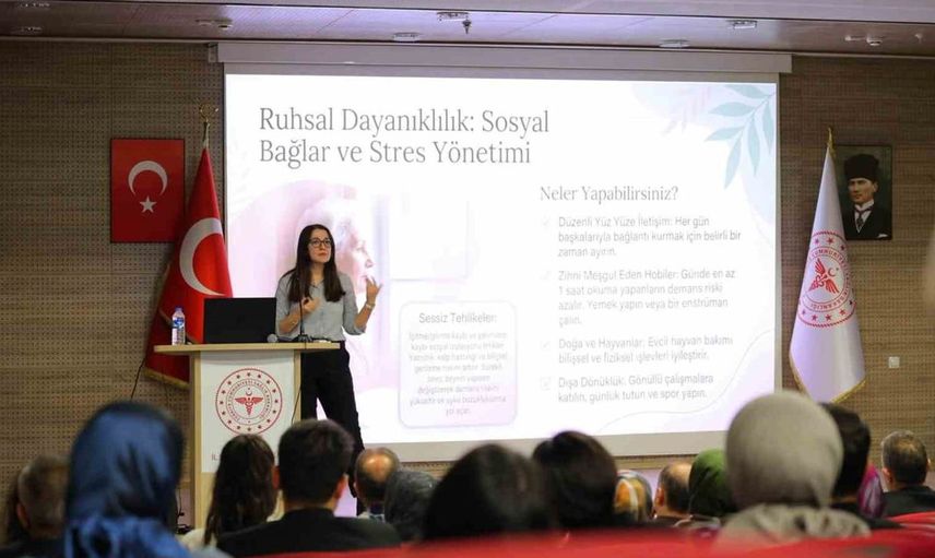 Bayburt’ta sağlık personeline kronik hastalıklar eğitimi verildi
