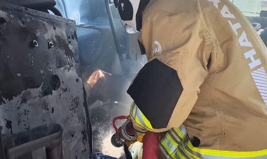 Hatay'da otobüste yangın paniği: İtfaiye ekipleri zamanında müdahale etti