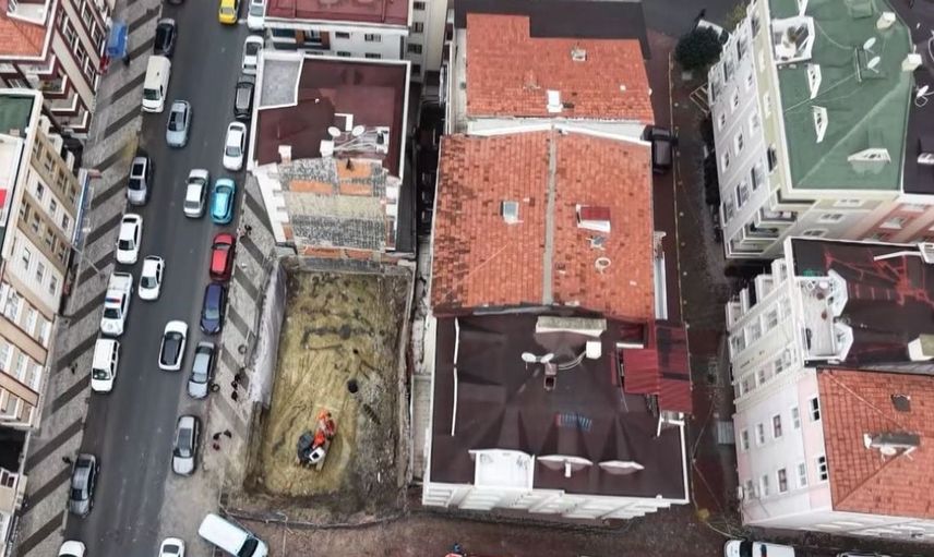 Bahçelievler'deki iki binada zemin çökmesi: dronla havadan görüntülendi