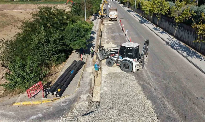 Başiskele'de altyapı çalışmaları hız kazandı: Karamürsel ve Fakülte caddeleri yenileniyor