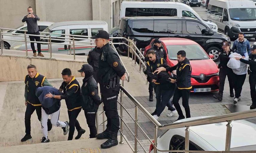 Zonguldak'ta düğün konvoyunda ateş açan 3 şüpheli adliyeye sevk edildi
