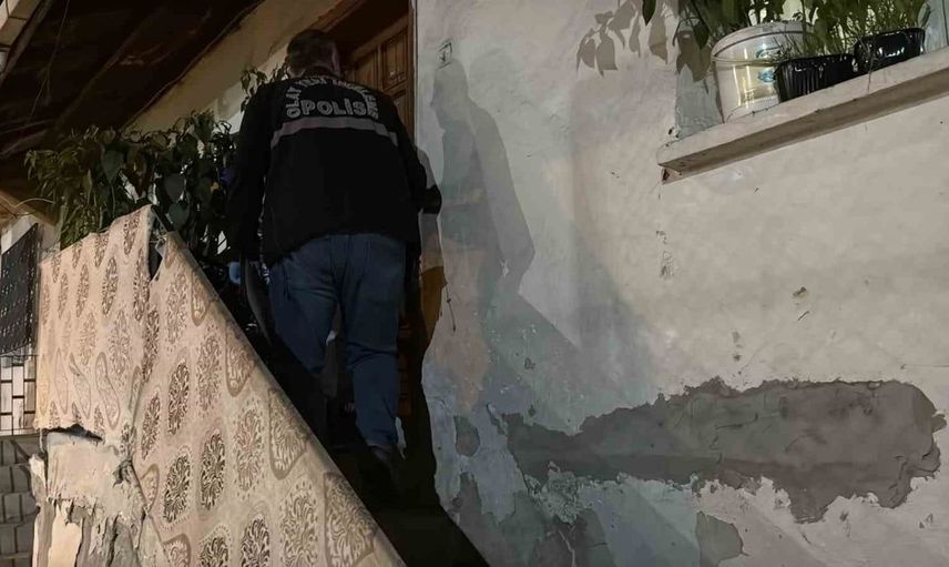 Karabük'te bıçaklı saldırı: 38 yaşındaki adam hastaneye kaldırıldı