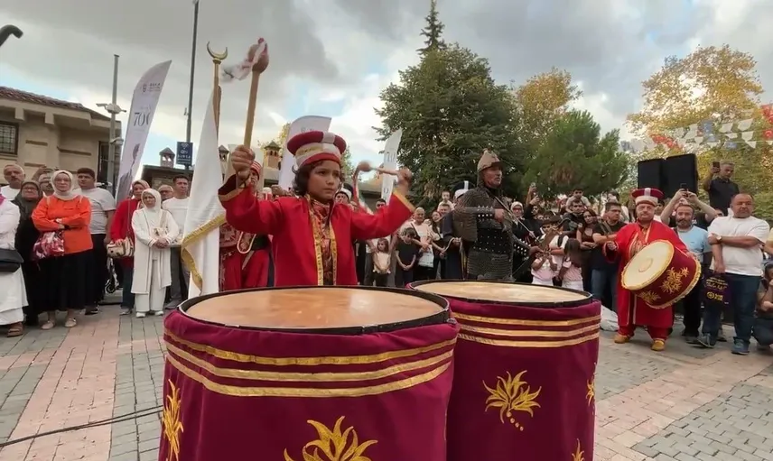 Bursa'da fetih coşkusu ve 30 Ağustos'u kutlayarak mehter takımı sahne aldı