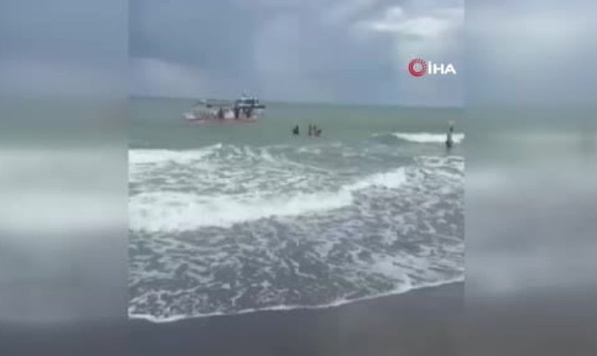 Hatay'da yanlış uyarıya rağmen denize giren 17 yaşındaki genç boğuldu