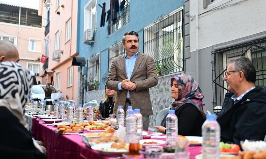 Yıldırım'da mahalle kadınları iftar sofrasını kurdu, başkan Yılmaz katıldı
