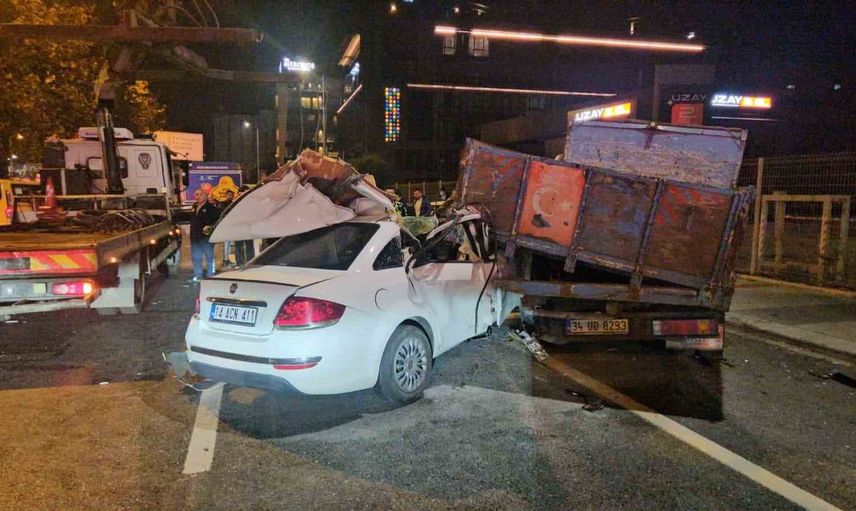Beyoğlu'nda alkollü sürücünün kazası üç kişiyi yaraladı