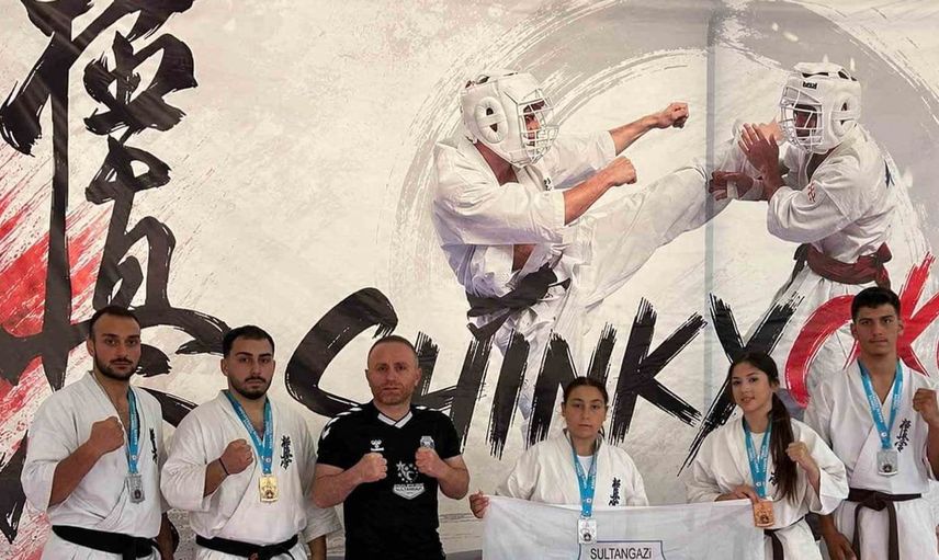 Sultangazili sporcular, Kyokushin şampiyonasında 7 madalya kazandı
