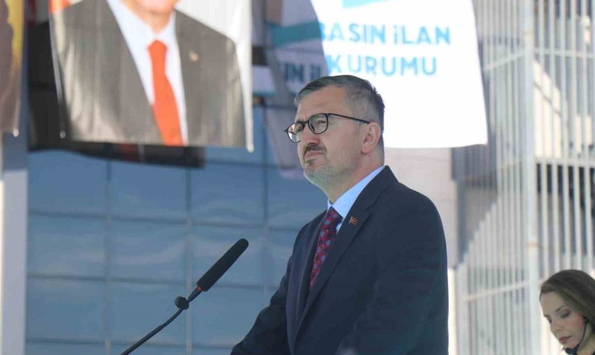 Burhanettin Duran'dan dezenformasyona karşı güçlü mesajlar