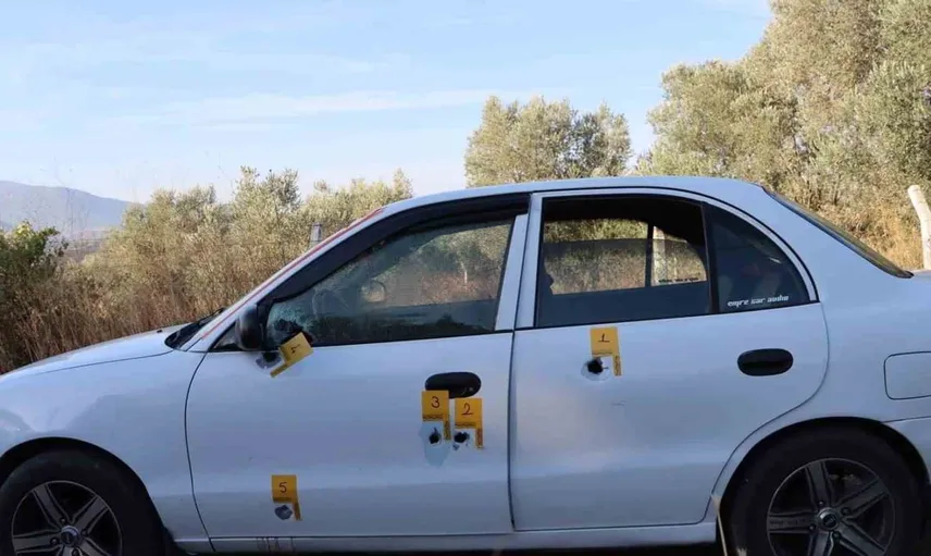 İzmir'de otomobildeki cinayet: Bir kişi hayatını kaybetti, şüpheli yakalandı