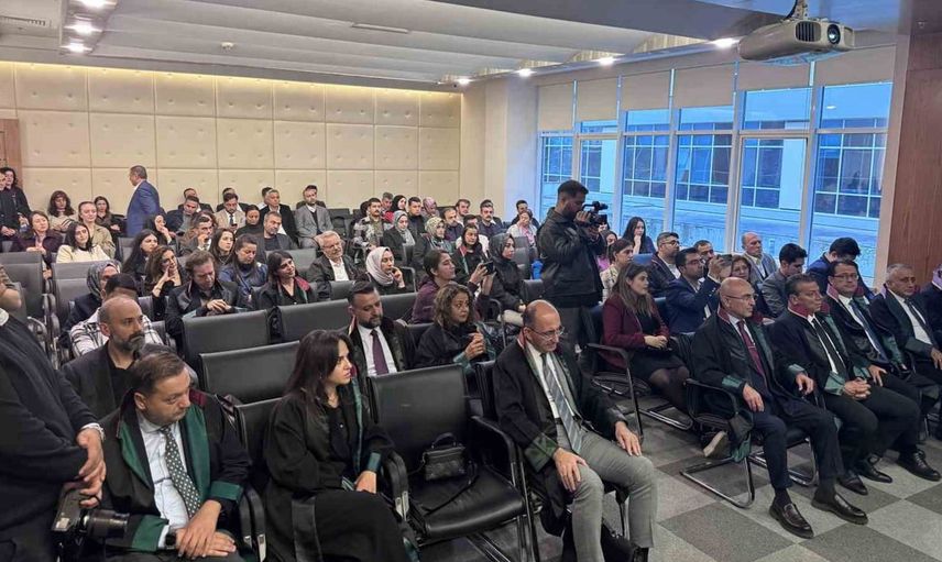 Kayseri Barosu'nda yeni dönem: Murat Tolga Özsoy mazbatasını aldı