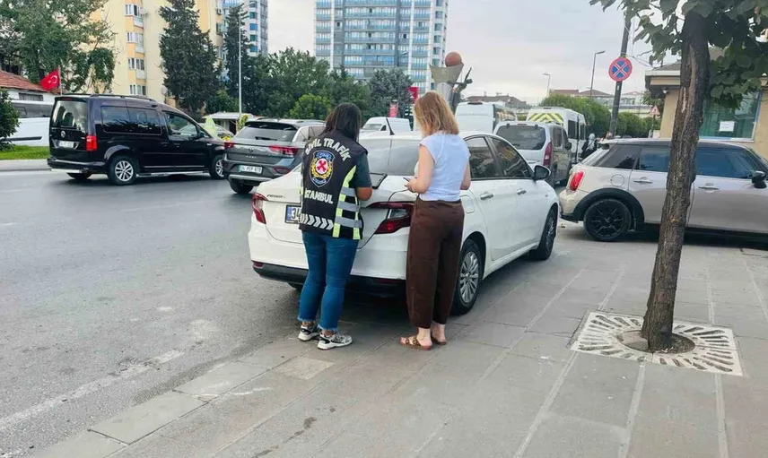 Esenyurt'ta sürücü tartışması: Ani frenle yolu kapattı, cezası 12 bin TL