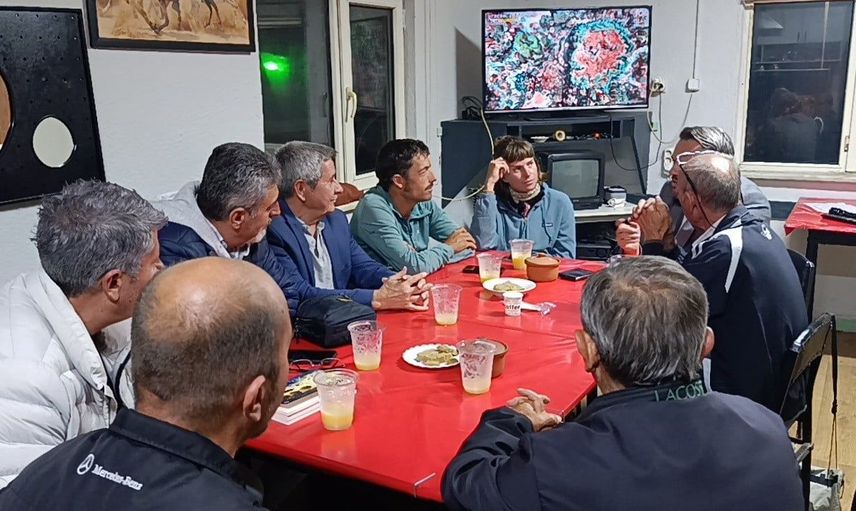 İsviçreli bisikletçiler 18 bin kilometrelik yolculuğun ardından Bilecik’te mola verdi