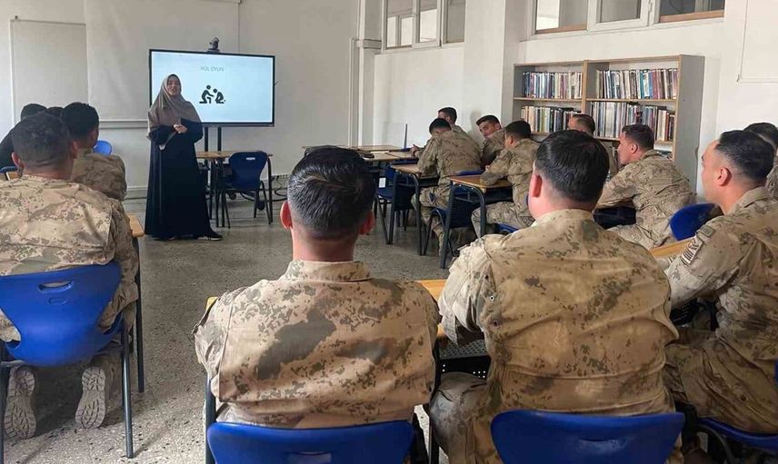 Bayburt jandarmasına psikolojik ilk yardım eğitimi verildi