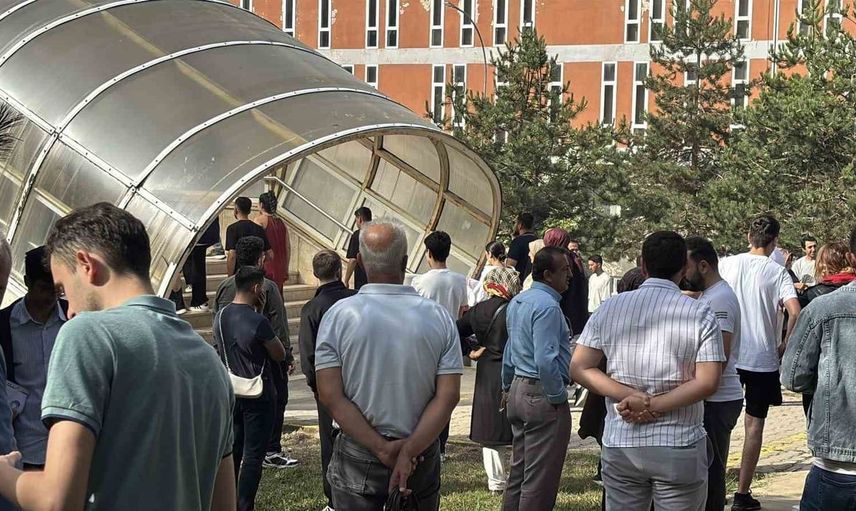 Bolu'da binlerce aday, KPSS için ter döktü