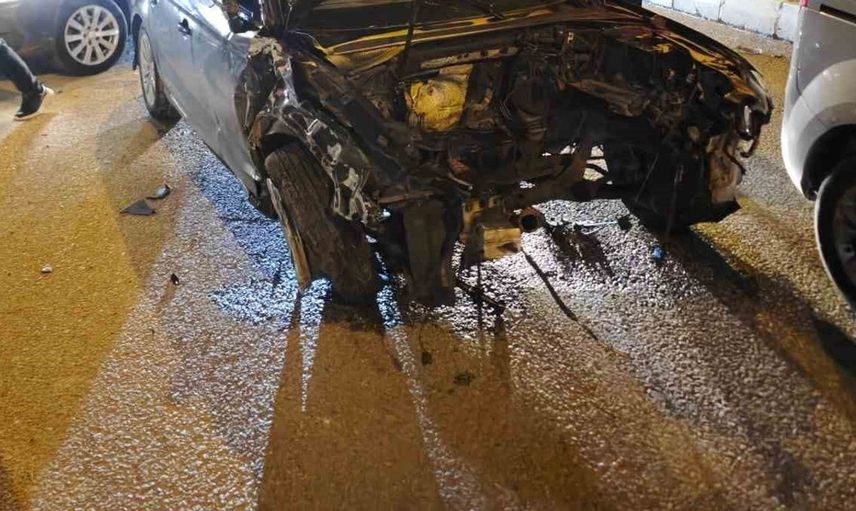 Mardin'de trafik kazası: 4 araçla zincirleme kaza sonucu 3 kişi yaralandı