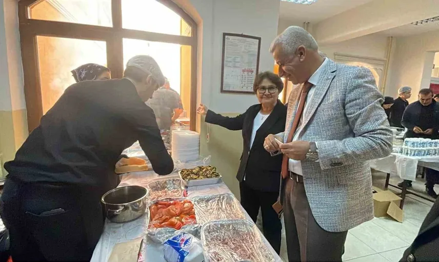 Karaman'da Cumhuriyet Bayramı için düzenlenen panayır büyük ilgi topladı