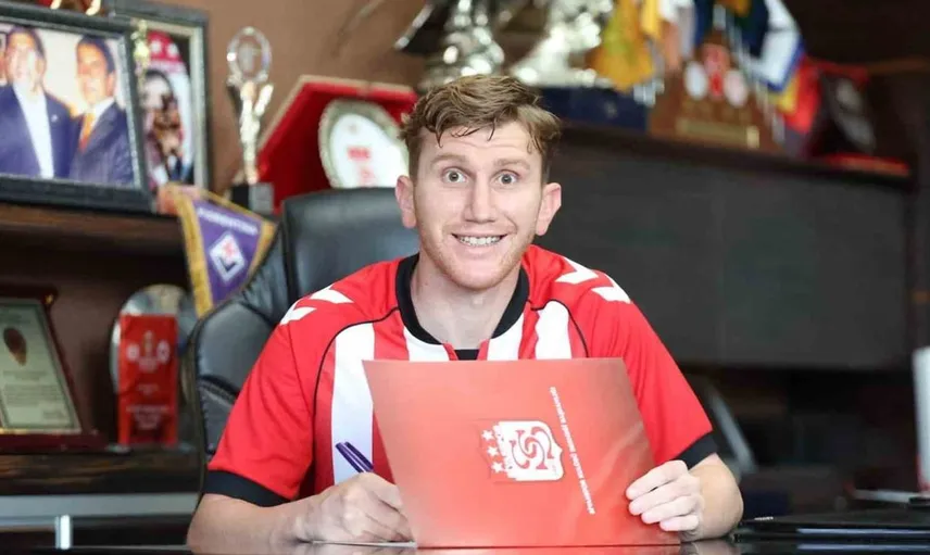 Sivasspor'un yeni transferi Burak Kapacak lisansını aldı