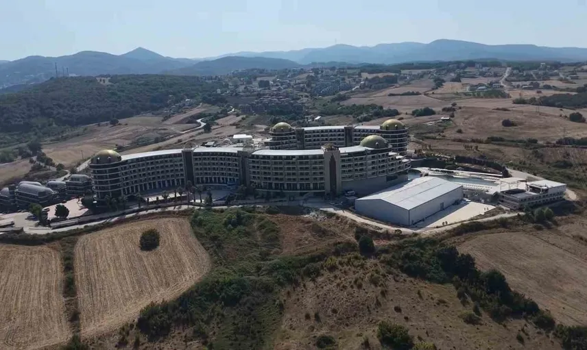Grand Termal Otel işçileri hakları için süreklilik arz eden protesto başlattı