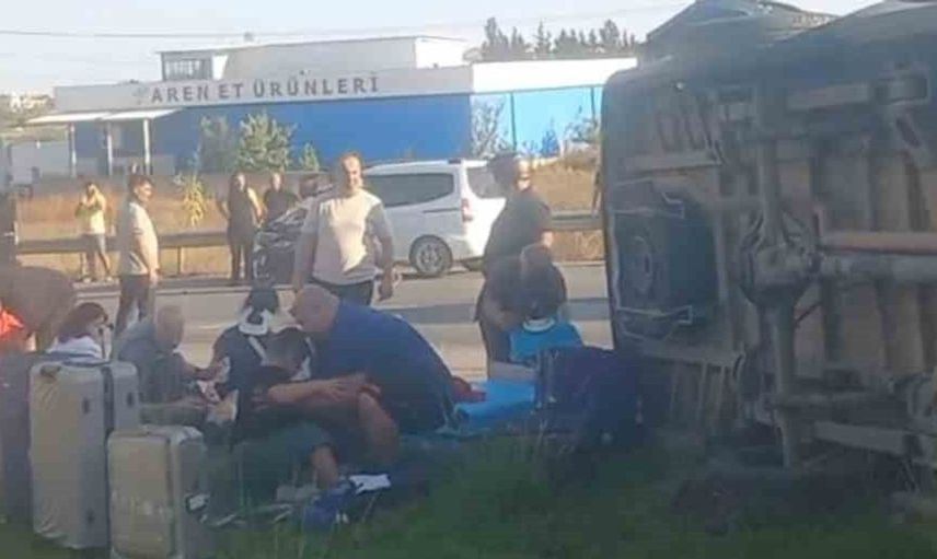 Manavgat'ta meydana gelen trafik kazasında 17 kişi yaralandı