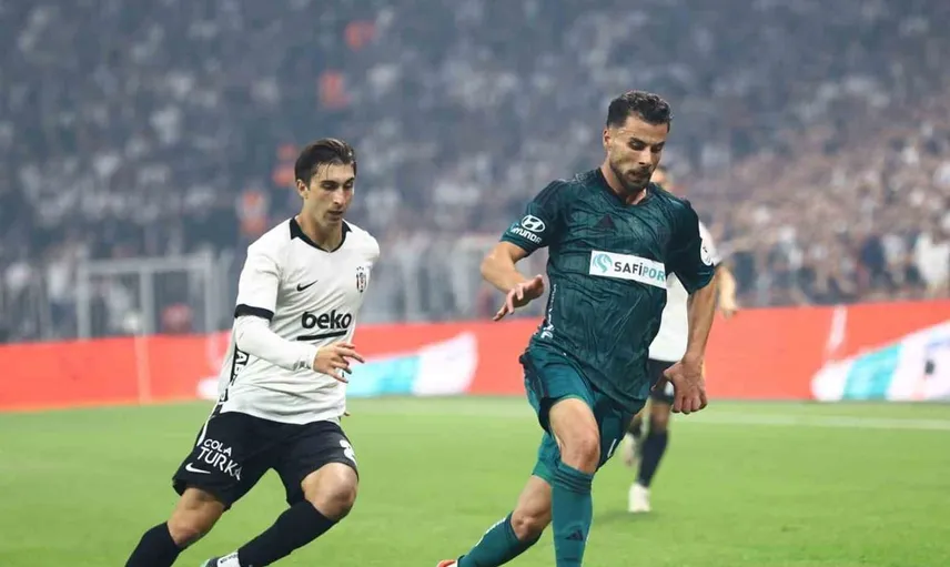 Beşiktaş, Kocaelispor karşısında ilk yarıyı önde kapattı