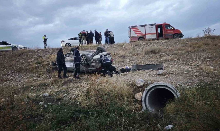 Van'da otomobilin takla atması sonucu 2 kişi yaralandı