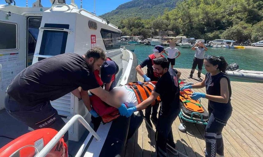 Fethiye açıklarında yaralanan vatandaşa hızlı müdahale