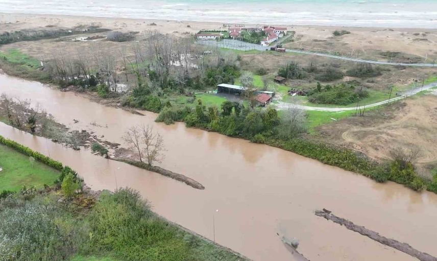 Şile'de sağanak sonrası yollar deniz gibi: Havadan görüntüler