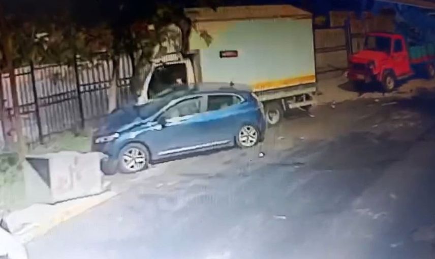 Sarıyer'de freni boşalan kamyonet 3 araca çarptı: Yaralılar var