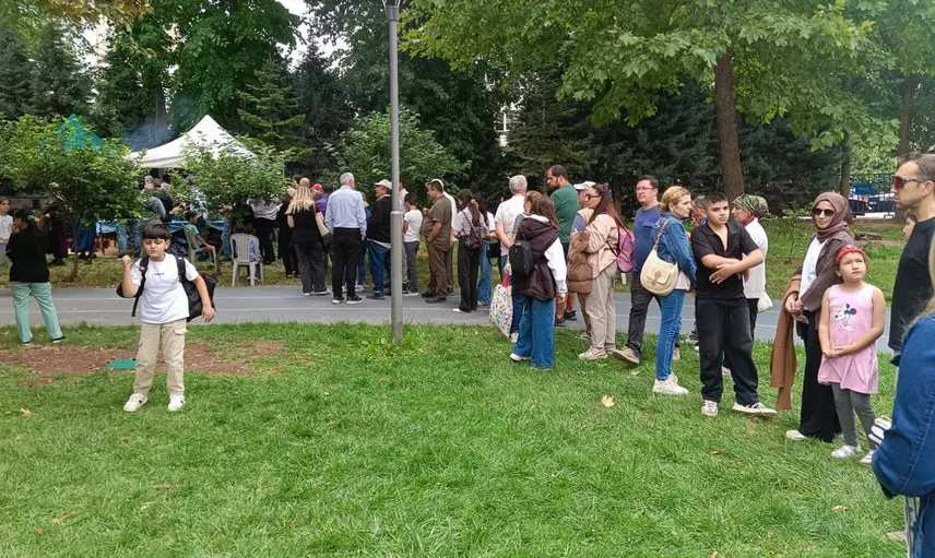 Eskişehir aile pikniği yoğun ilgiyle karşılandı: Yemek fişleri 1 saatte tükendi