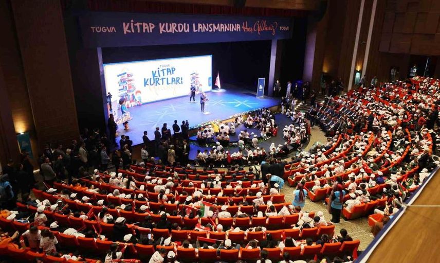 Bilal Erdoğan'dan gençlere kitap okuma teşviki: Türkiye’ye değer katacaklar
