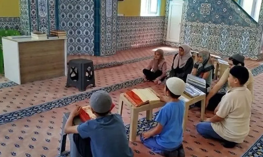 Hisarcık Saklar köyünde yaz kuran kursu kapanış programı düzenlendi