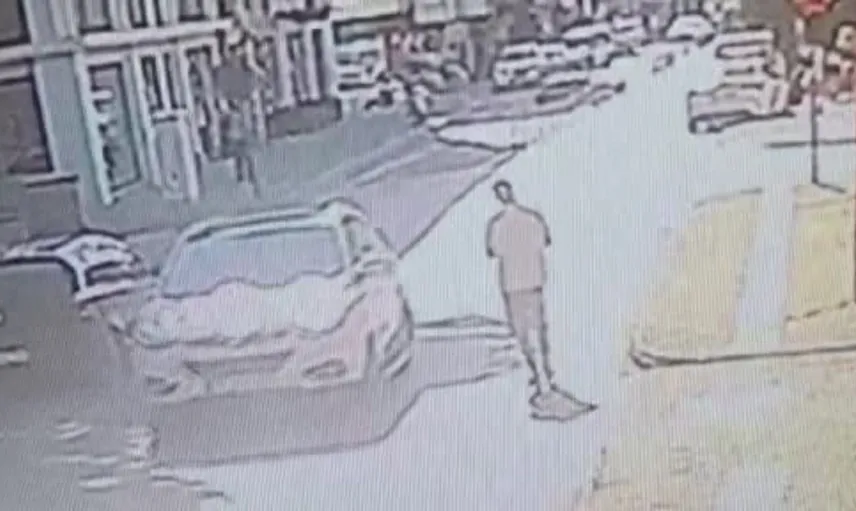 Antalya’da motosiklet ve otomobil çarpıştı, iki kişi yaralandı