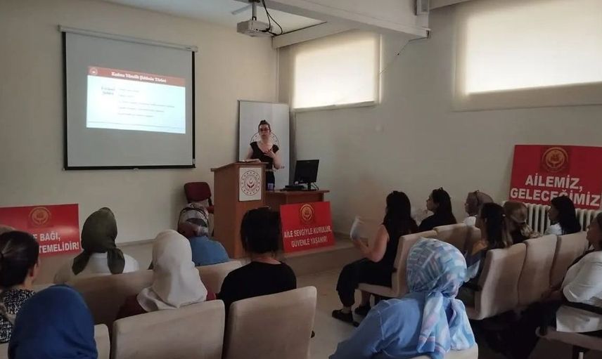 Sinop'ta kadına yönelik şiddetle mücadele için farkındalık semineri düzenlendi