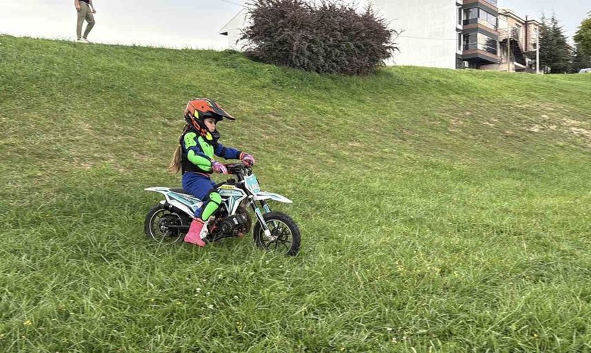 Minik İkra'nın motosiklet tutkusu: Zayn ile yarışmak hayali