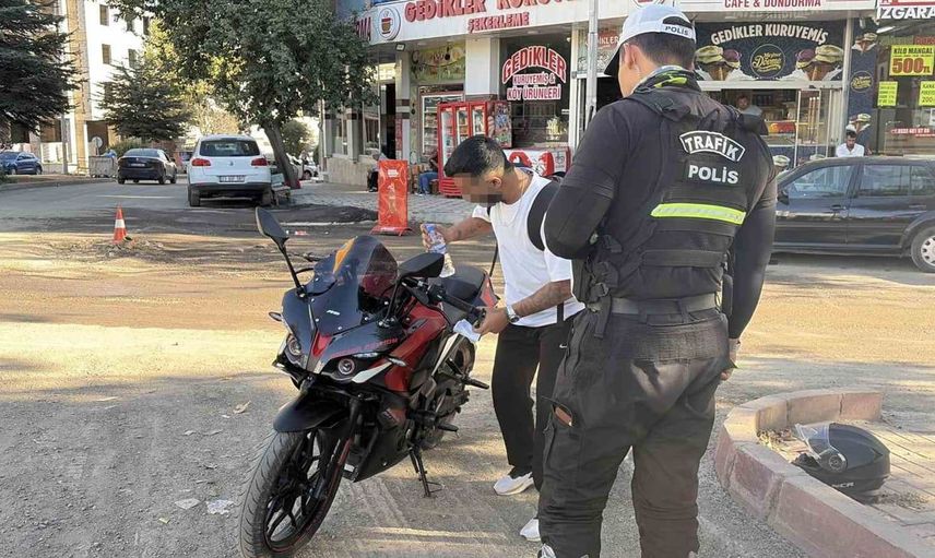 Elazığ'da abart egzozlu motosiklete kesilen ceza dikkat çekti