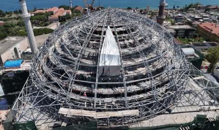 Ayasofya'nın ibadete açılışının 6. yılında ana kubbe restorasyonunda yeni dönem: özgür doku korunacak