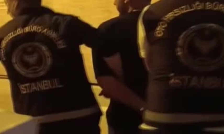 İstanbul'da oto hırsızlığı çetesi çökertildi: 10 kişi yakalandı