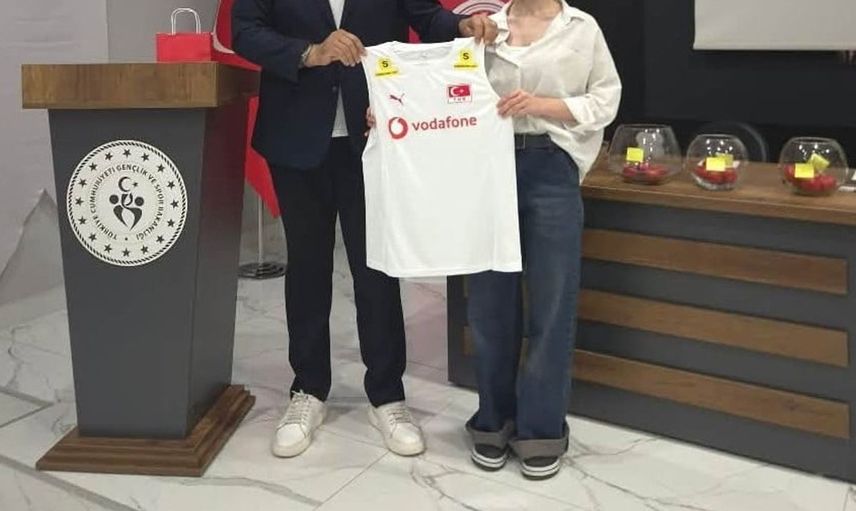Yeni sezon öncesi voleybolda bilgilendirme toplantısı yapıldı