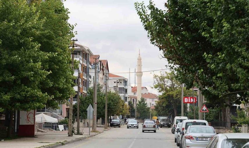 Kırşehir'in tarihi camisi, cennet tasvirleriyle ilgi topluyor