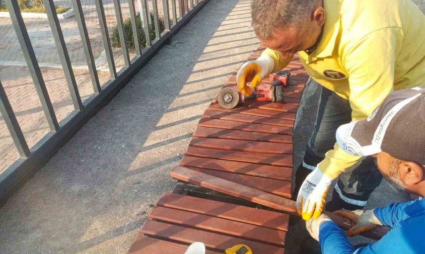 Didim Belediyesi park ve spor alanlarındaki bakım çalışmalarına hız verdi