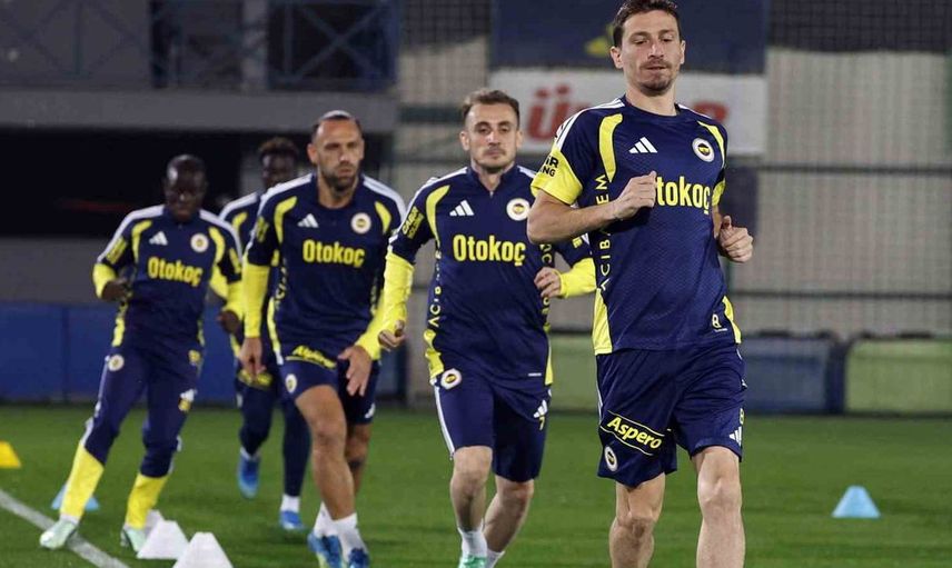Fenerbahçe, derbi öncesi son antrenmanını tamamladı