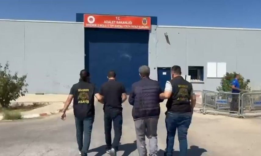 Siverek'te 25 yıl hapis cezası olan iki firari operasyonla yakalandı