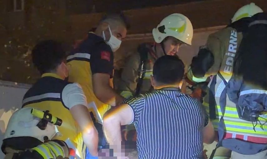 Edirne'de apart dairesinde yangın: yaralı taksici hastaneye kaldırıldı